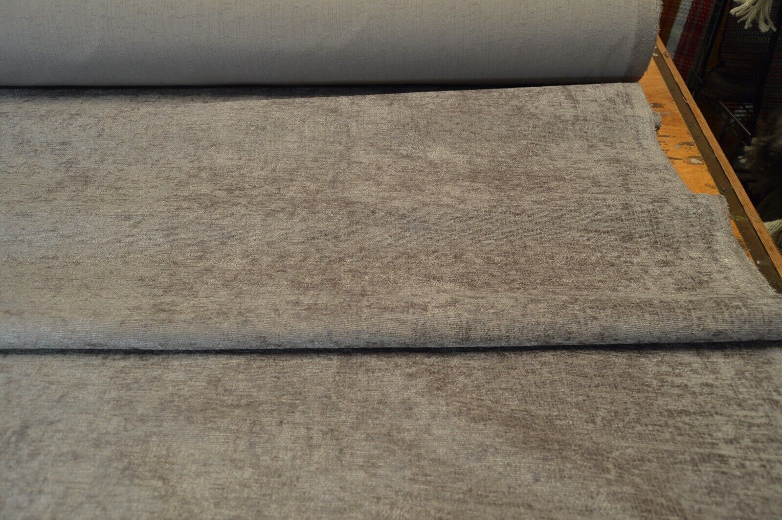 upholstery fabric Carlton plain silver chenille material robust - Image 3
