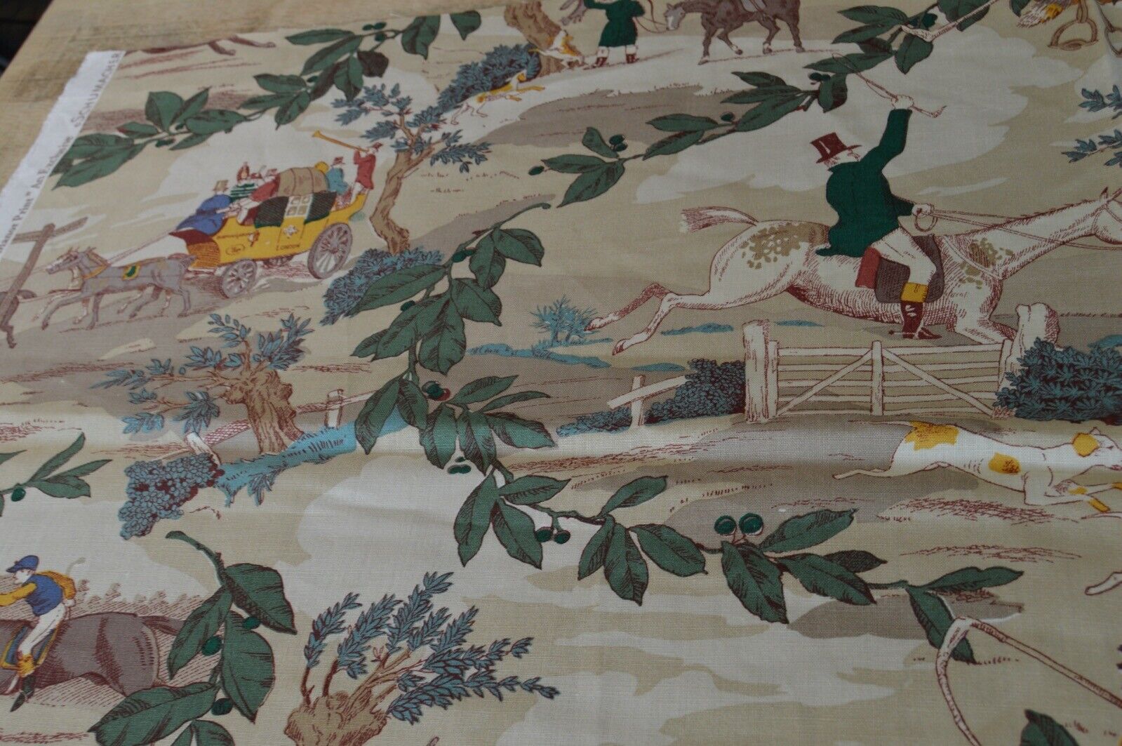 Designer fabric fents Schumacher Aston Manor country hunting scene 136cm x 76cm - Image 4