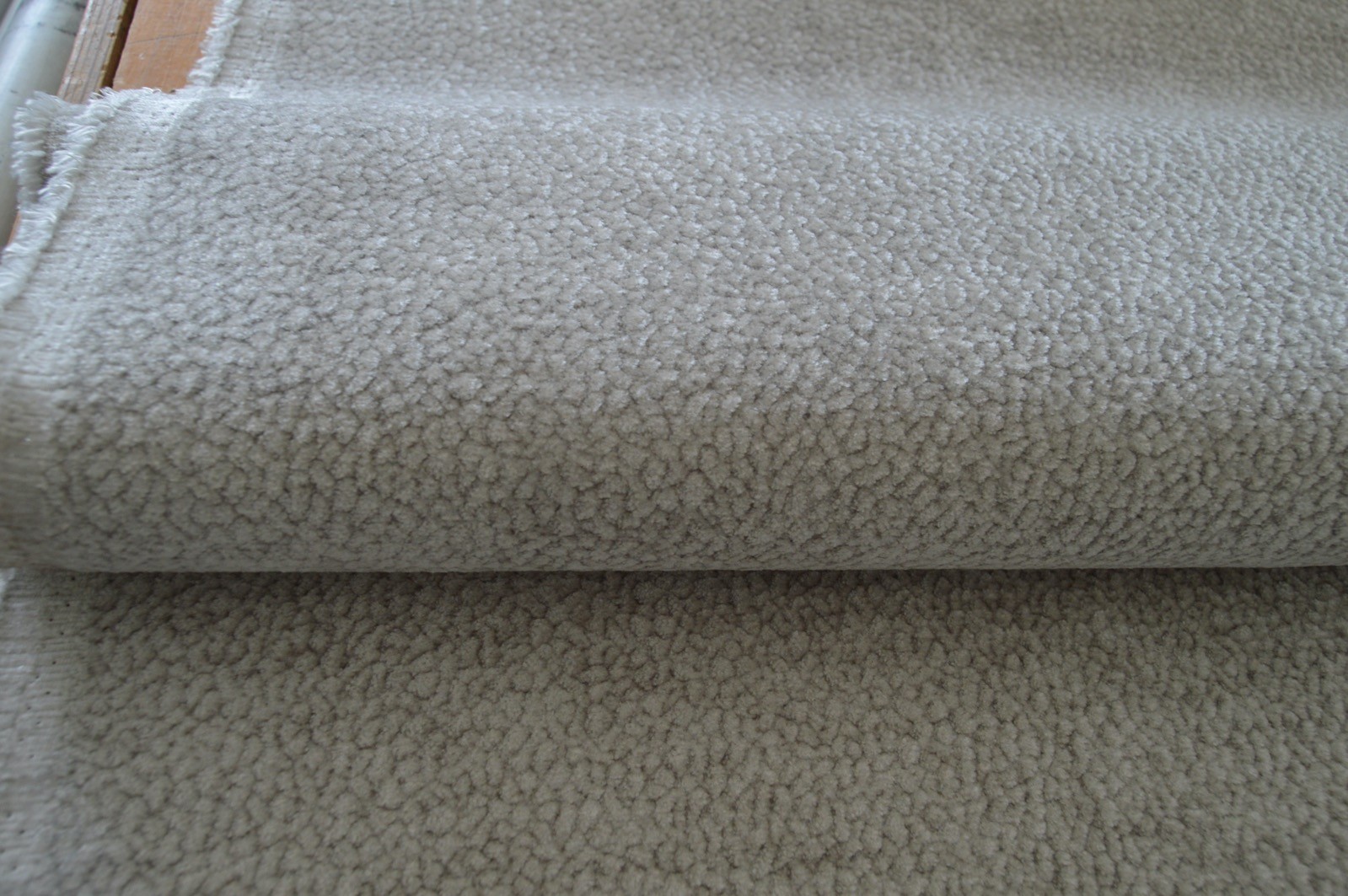 upholstery fabric silver cream crackle soft chenille robust durable - Image 3