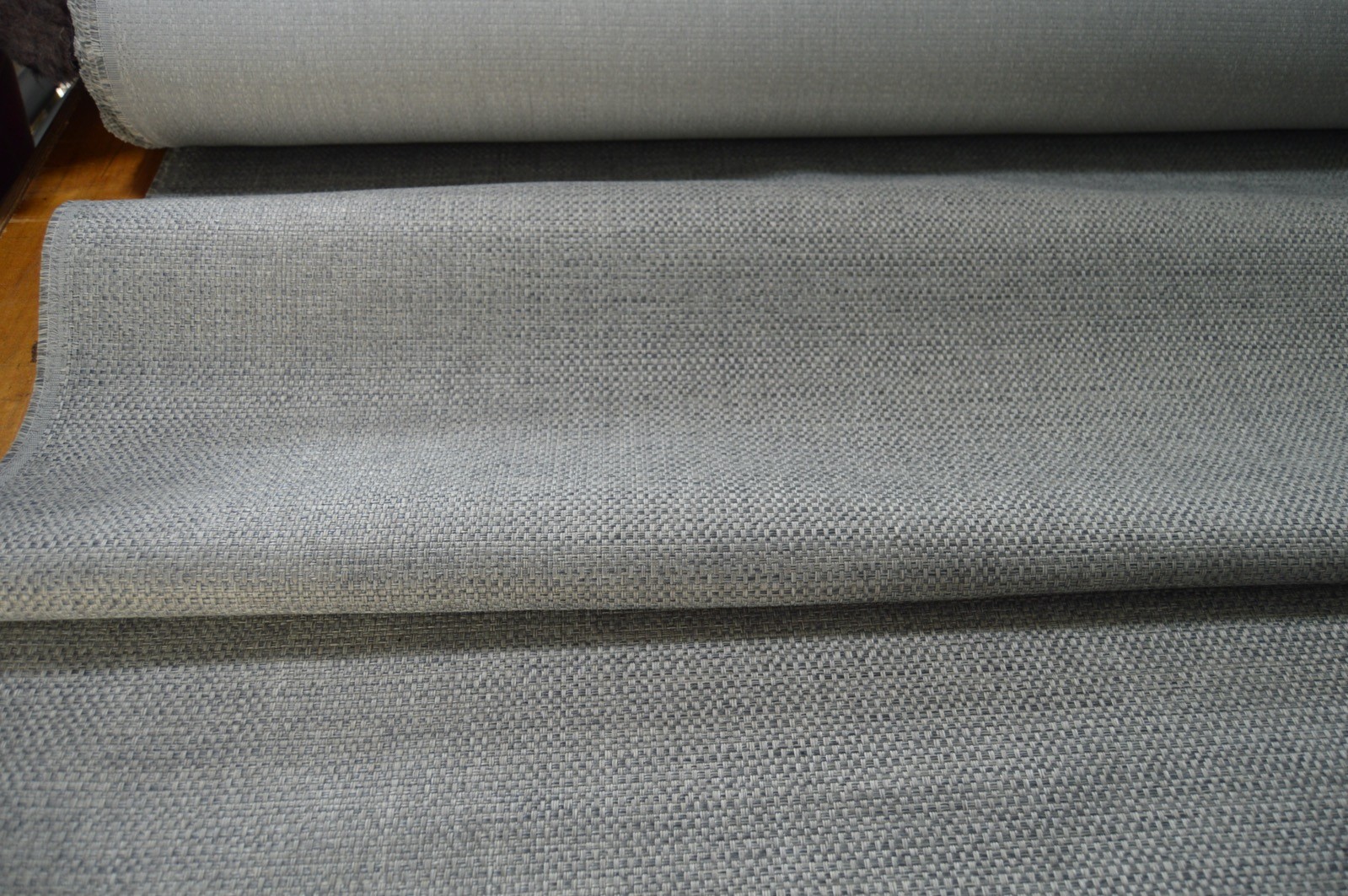 upholstery fabric silver grey basket weave thick & robust - Image 3