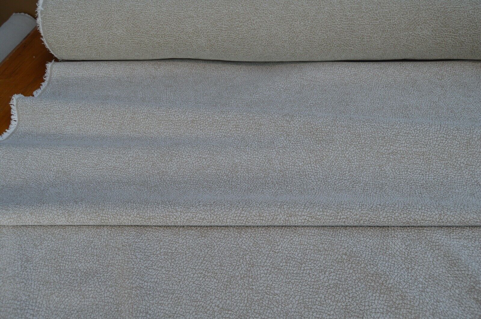 upholstery fabric cream and natural shades crackled design chenille robust - Image 5
