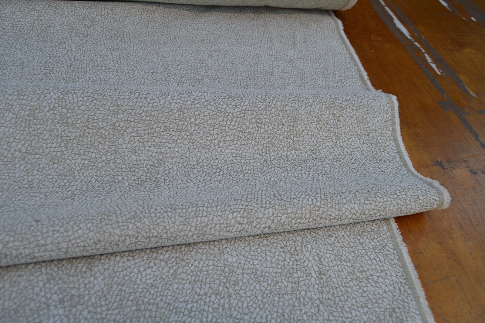 upholstery fabric cream and natural shades crackled design chenille robust - Image 6
